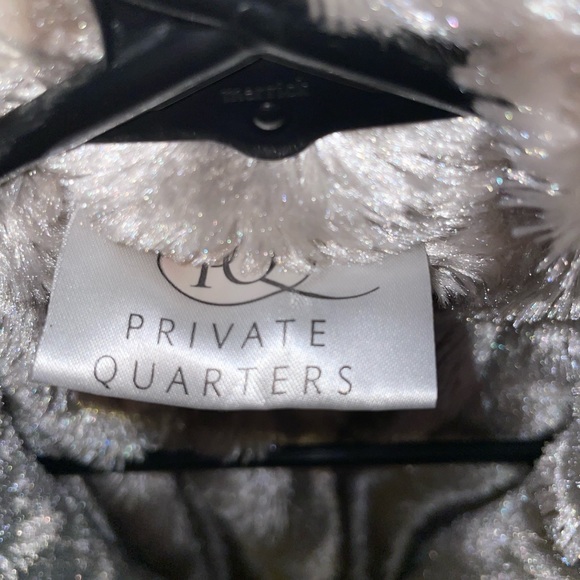 New Private quarters touch of mink vest size Small - Picture 3 of 3